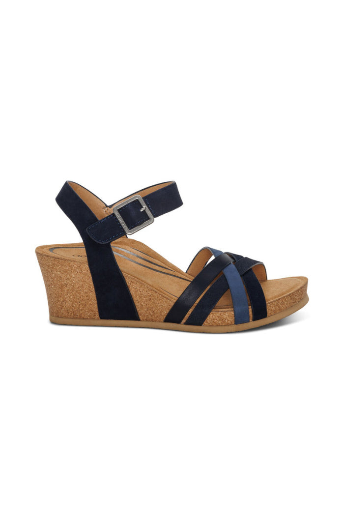 Aetrex Noelle Sandal – villageshoes