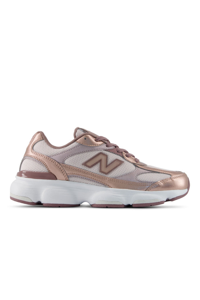 New Balance 603