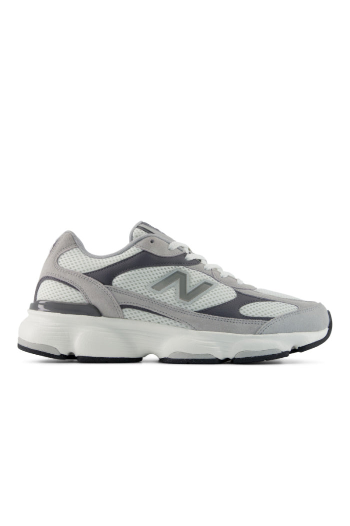 New Balance M6032